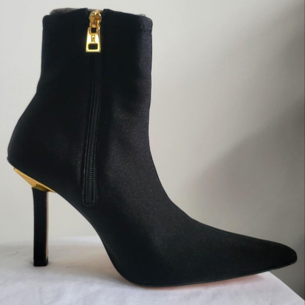 Good American Neoprene Ankle Heeled Booties Women’s Size 9 Black Fitted
